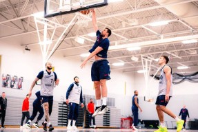 黄蜂，迎来胜利，快船！-开云体育